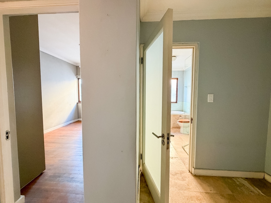 3 Bedroom Property for Sale in Vredehoek Western Cape